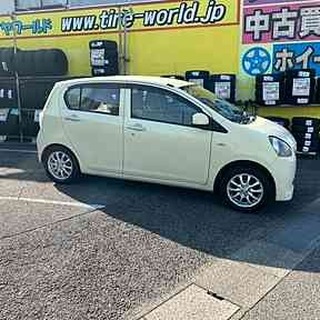 ダイハツ　ミライース　