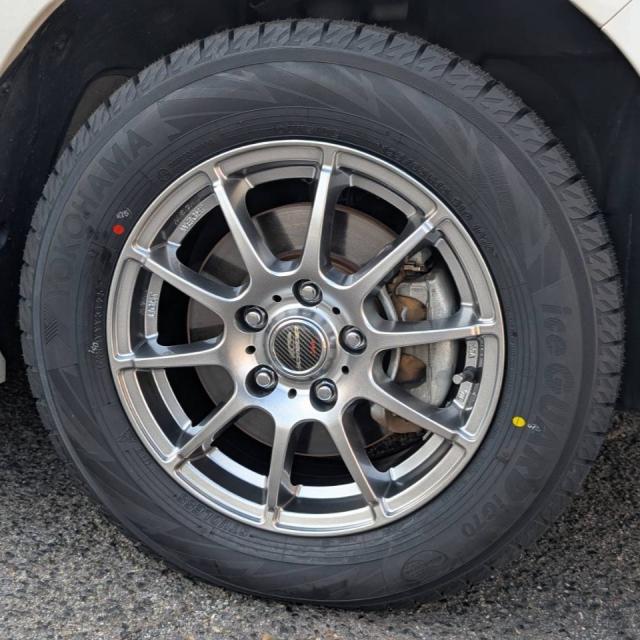 日産　セレナ　新品スタッドレスタイヤのヨコハマ　アイスガード IG70 195/65R15のホイールセット4本に交換【福山市　府中市　神石高原町　井原市　笠岡市　持込でのタイヤ交換大歓迎受付中！Web予約もOK！！】