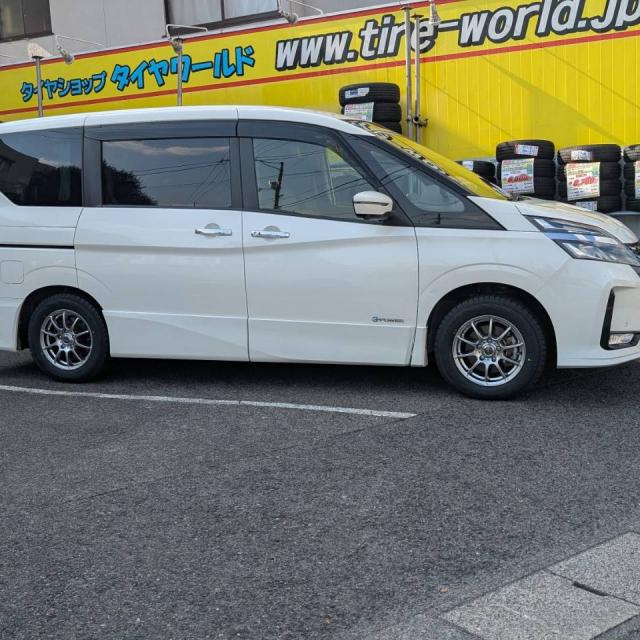 日産　セレナ　新品スタッドレスタイヤのヨコハマ　アイスガード IG70 195/65R15のホイールセット4本に交換【福山市　府中市　神石高原町　井原市　笠岡市　持込でのタイヤ交換大歓迎受付中！Web予約もOK！！】