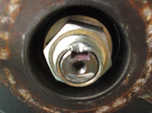 スズキ リヤハブナット交換