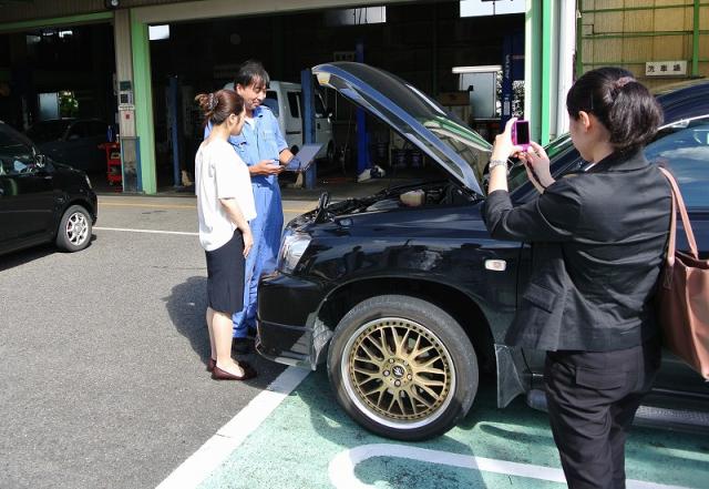 桑名で車修理・車検なら日進モータースへ！~新聞の取材(>_<)~