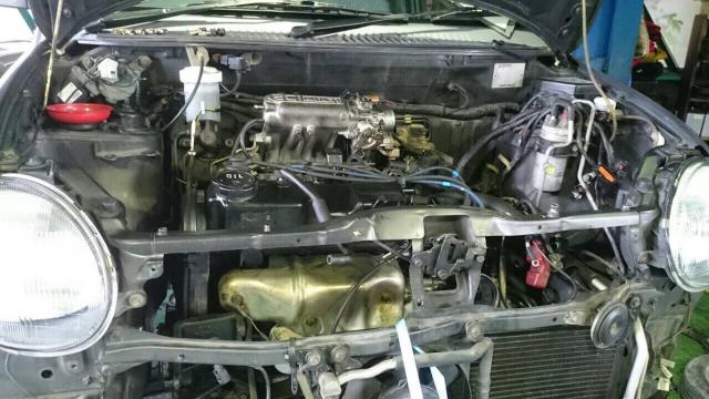 エンジン載せ替え作業中！ 三菱トッポ