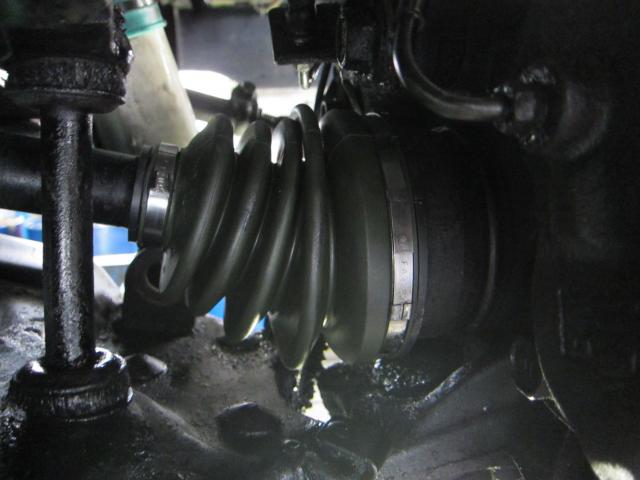 ブーツ交換！　　刈谷市　車修理