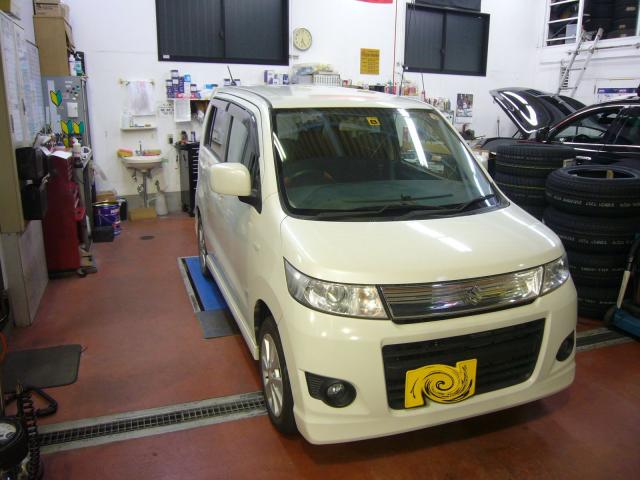 H22年式　スズキ　ワゴンRスティングレー　板金修理