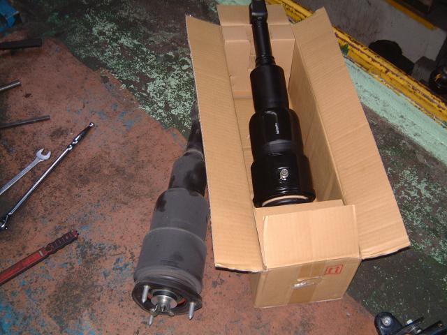 レクサス　LS460　走行中コトコト音　修理