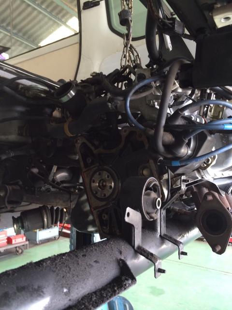 スバルサンバーバンKV3　エンジンオイル漏れ修理！