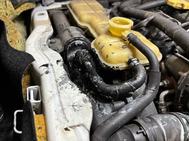 日産　ＮＶ３５０キャラバン　ラジエター交換　名古屋市緑区土日祝車検　名古屋市南区キャラバン修理　大府市NV350車検　名古屋市天白区キャラバン車検　豊明市NV350冷却水漏れ修理　東海市キャラバン修理　整備鈑金実績年間5800台超