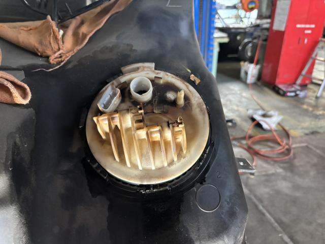 ランドローバー　レンジローバーイヴォーク　名古屋市緑区イヴォーク修理　大府市土日ランドローバー車検　名古屋市南区レンジローバー修理　名古屋市土日輸入車修理　刈谷市イヴォーク修理　整備鈑金作業実績年間5800台超