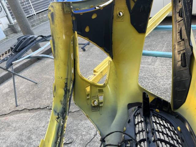 メルセデス・ベンツ　Ａクラス　A200d　フロンドバンパー修理　名古屋市輸入車樹脂溶接修理　大府市ベンツ凹み修理　東海市土日ベンツAクラス鈑金修理　名古屋市土日輸入車修理　名古屋市緑区土日ベンツ車検　整備鈑金作業実績年間5800台超