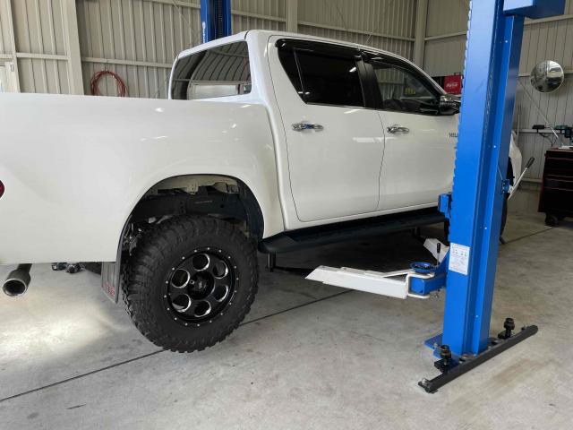 トヨタ　ハイラックスピックアップ　GUN125　持ち込みホイール・タイヤ交換