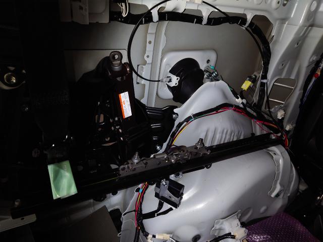 トヨタ　30アルファード　純正エグゼクティブシート取り付け