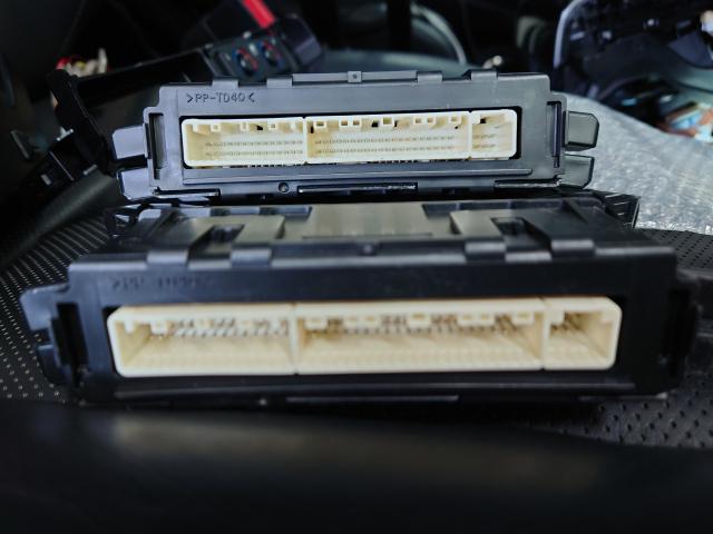 トヨタ　アルファード　エグゼクティブラウンジ純正パワーシート取り付け　冷風機能