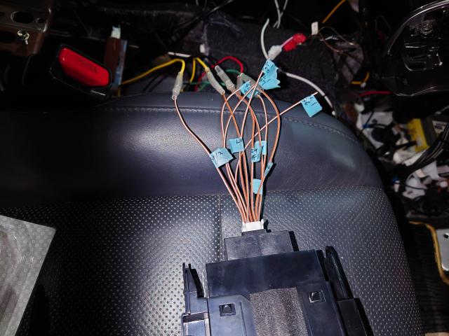 トヨタ　アルファード　エグゼクティブラウンジ純正パワーシート取り付け　冷風機能