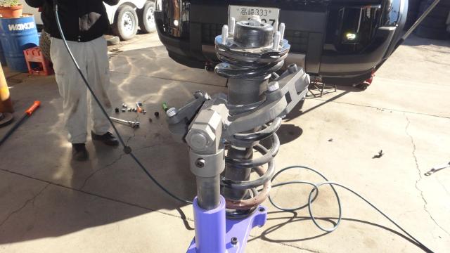 トヨタ　ランドクルーザー２５０　サスペンション・足回りパーツ取付