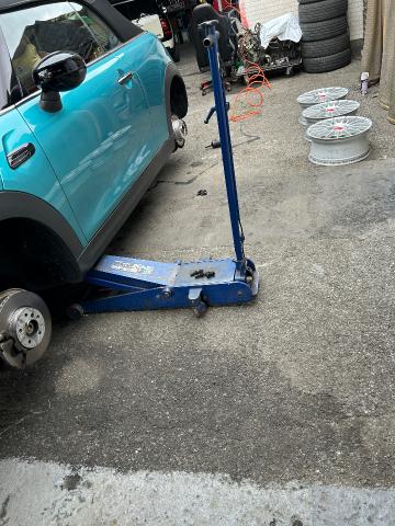 ＭＩＮＩ　ＭＩＮＩ　F57 ホイール交換