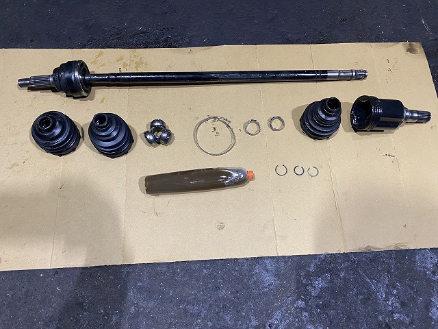 滋賀オートライフハノ　スズキ「エブリィ」(DA17)の持ち込みドライブシャフトブーツ交換（フロントアウター）