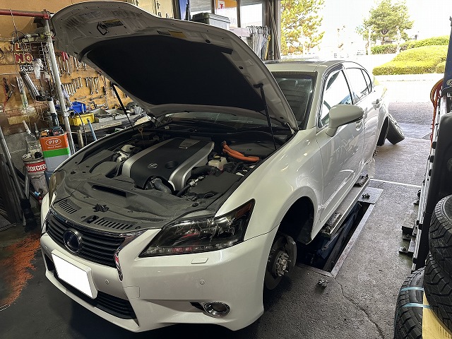 滋賀オートライフハノ　レクサス「GS450ｈ」(GWL10)の車検＆整備とオイル交換