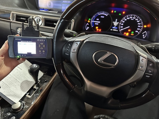 滋賀オートライフハノ　レクサス「GS450ｈ」(GWL10)の車検＆整備とオイル交換