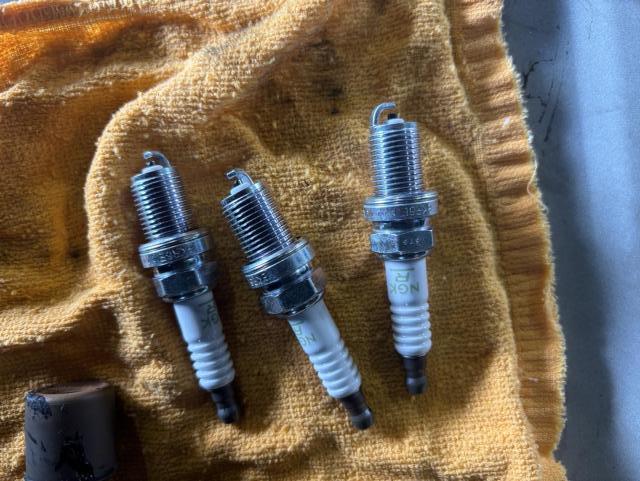 ホンダ　バモス　Ｍ　エンジン関連修理・整備　エンジンオイル漏れ　エンジン不調　タペットカバーパッキン　サーキュラー　イグニッションコイル　スパークプラグ　交換　佐賀県　三養基郡　みやき町　みやき