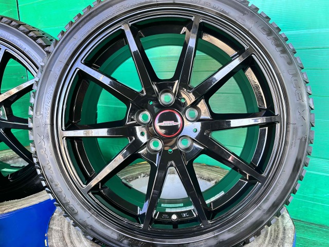 ＭＩＮＩ　ＭＩＮＩ　パーツ情報
ミニ3ドア、5ドアに装着できる17インチ溝たっぷりスタッドレスセット入庫です！
Swindon　17インチ　ジョンクーパーワークス対応！