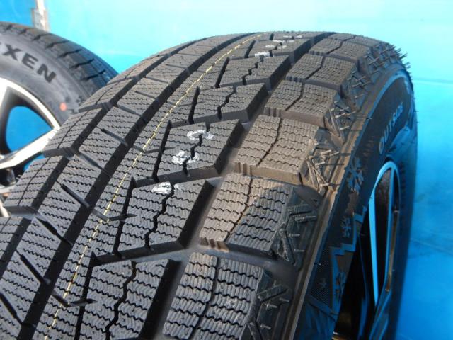 トヨタ　ノア　パーツ情報
ノア、VOXY、エスクァイアに装着できる新品スタッドレス付15インチセット入庫です！
SR　15インチ　ネクセン新品スタッドレス付！