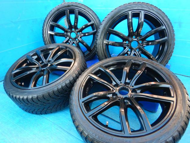 ＢＭＷ　１シリーズ　パーツ情報
BMW1シリーズ、2シリーズグランクーペ、ミニクラブマンに装着できる18インチスタッドレスセット入庫です！
MAK　FAHR　18インチ　ノキアン製スタッドレス付！