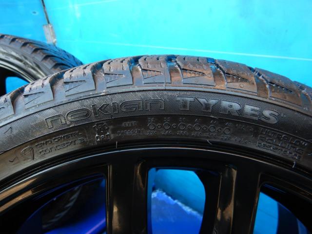 ＢＭＷ　１シリーズ　パーツ情報
BMW1シリーズ、2シリーズグランクーペ、ミニクラブマンに装着できる18インチスタッドレスセット入庫です！
MAK　FAHR　18インチ　ノキアン製スタッドレス付！