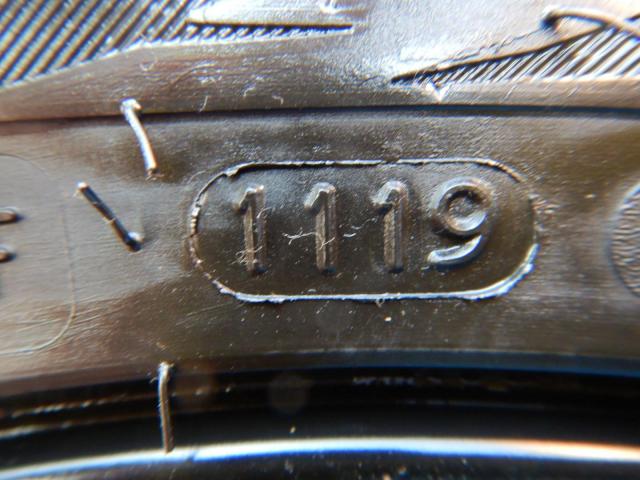 ＢＭＷ　１シリーズ　パーツ情報
BMW1シリーズ、2シリーズグランクーペ、ミニクラブマンに装着できる18インチスタッドレスセット入庫です！
MAK　FAHR　18インチ　ノキアン製スタッドレス付！