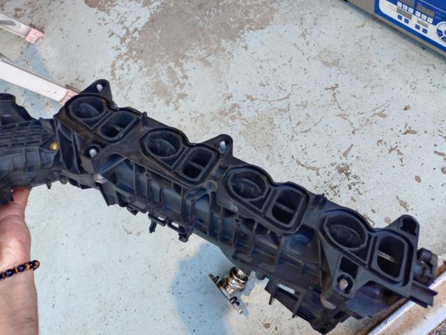 ＭＩＮＩ　吸排気系修理・整備　インテーク清掃　EGRバルブ交換　DPFクリーニング　エンジンマウント交換　法定点検　輸入車　欧州車　カスタム　修理　車検　R60　クーパーD　ディーゼル　煤　ハイエース　マツダ