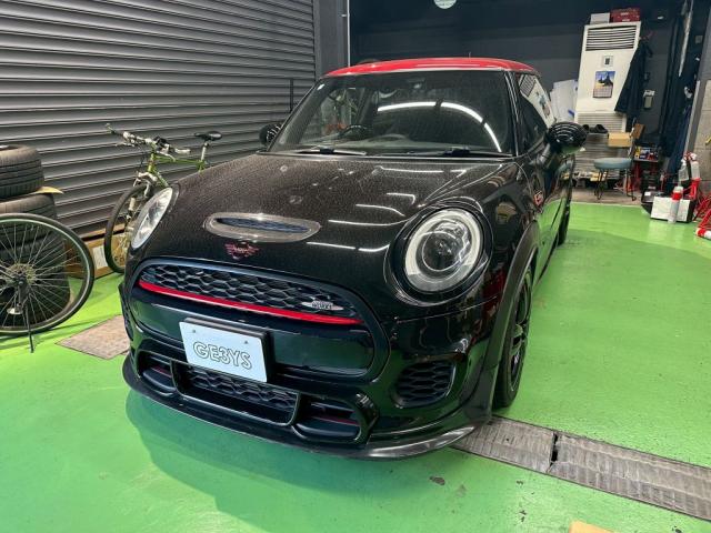 ミニ ＪＣＷ│バッテリー交換作業【世田谷区】東京都世田谷区のジェミーズ株式会社　渋谷区　目黒区　港区　品川区　横浜市　新規のお客様大歓迎　代車　レッカー