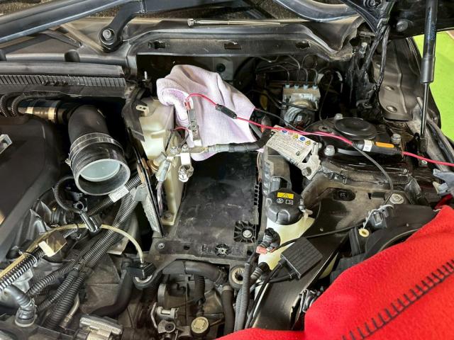 ミニ ＪＣＷ│バッテリー交換作業【世田谷区】東京都世田谷区のジェミーズ株式会社　渋谷区　目黒区　港区　品川区　横浜市　新規のお客様大歓迎　代車　レッカー