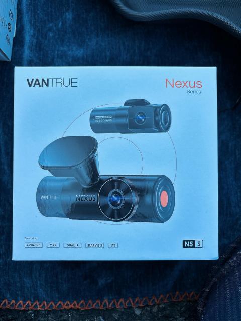 【90ヴォクシー｜VANTRUE ドライブレコーダー＋ICELLサブバッテリー取り付け】株式会社クローバー　横浜市持込　ドラレコ持込　新型ヴォクシー　90系　ヴォクシー　ノア　ドライブレコーダー持込　サブバッテリー　電装品取付